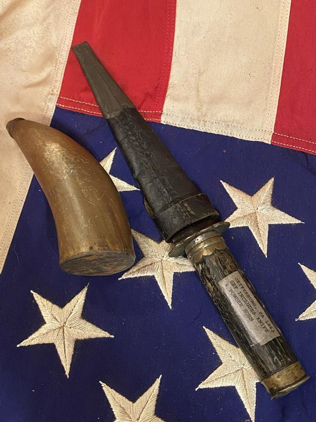 CIVIL WAR CONFEDERATE BOWIE KNIFE WITH POWDER HORN W/: CIVIL WAR CONFEDERATE BOWIE KNIFE WITH POWDER HORN W/ PROVENANCE. THIS COMES AS A SET. WAS FOUND AND PURCHASED IN GETTYSBURG, PA. COMES FROM A COLLECTION OF CIVIL WAR ARTIFACTS. THESE BOTH ARE IN EXCE