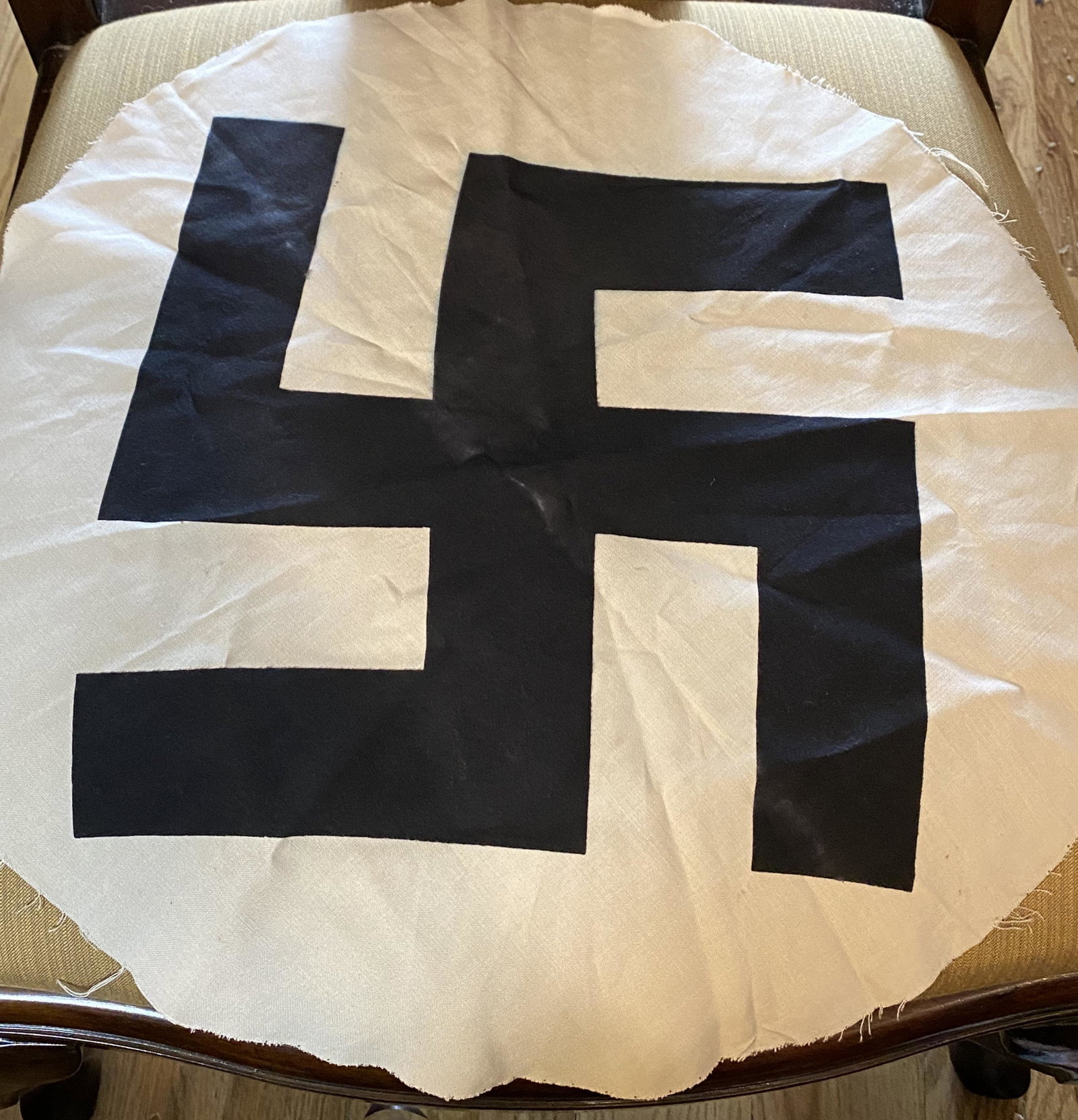 WW2 GERMAN NAZI FLAG CUT OUT: WW2 GERMAN NAZI FLAG CUT OUT. THIS WAS CUT OUT OF A FLAG. A GREAT FIND AND AN EXCELLENT ADDITION TO YOUR COLLECTION.
