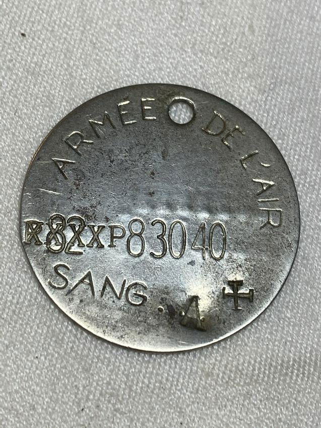 RARE WW2 GERMAN ARMY DEALER DOG TAG: RARE WW2 GERMAN ARMY DEALER DOG TAG. IN GOOD OVERALL SHAPE AND CONDITION.