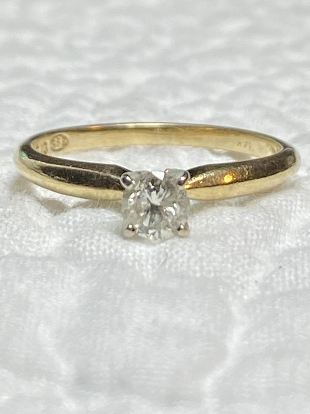 14K GOLD 0.20 CT ROUND SI, G DIAMOND WEDDING RING: 14K GOLD 0.20 CT ROUND SI, G DIAMOND WEDDING RING. RING IS A SIZE 7. A GREAT ADDITION TO YOUR COLLECTION.
