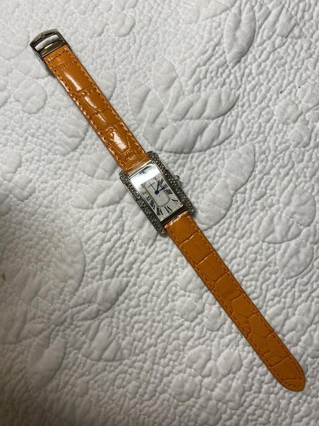 CARTIER LADIES TANK WATCH - UNAUTHENTICATED: CARTIER LADIES TANK WATCH - UNAUTHENTICATED. NOT TESTED OR AUTHENTICATED. THIS IS AN ESTATE FIND.