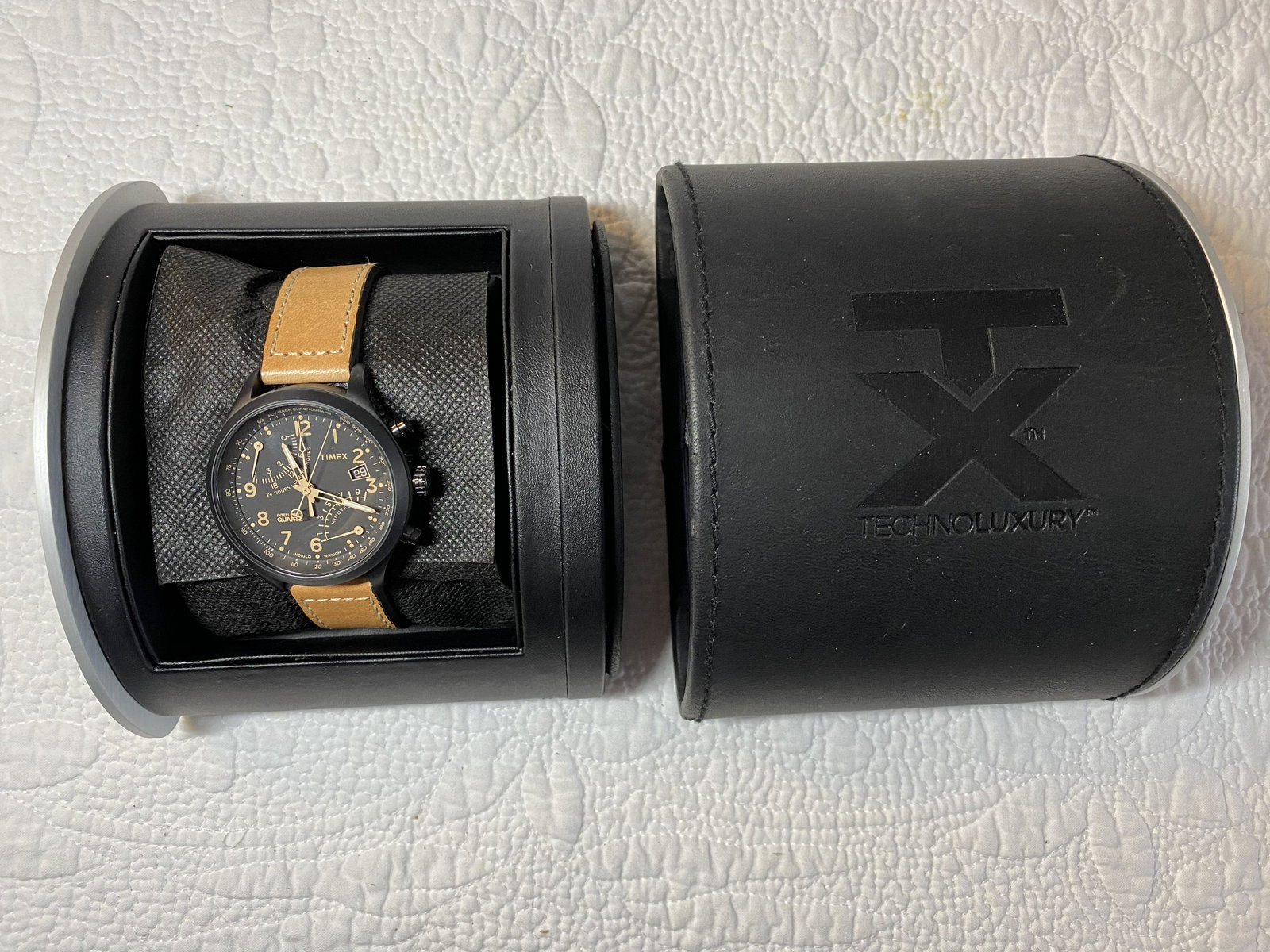 TIMEX 1854 CHRONOGRAPH WATCH W/BOX: TIMEX 1854 CHRONOGRAPH WATCH W/BOX. IN GOOD OVERALL SHAPE AND CONDITION. THIS WATCH DOES RUN AND KEEPS TIME. COMES WITH THE ORIGINAL BOX. A GREAT ADDITION TO YOUR COLLECTION.