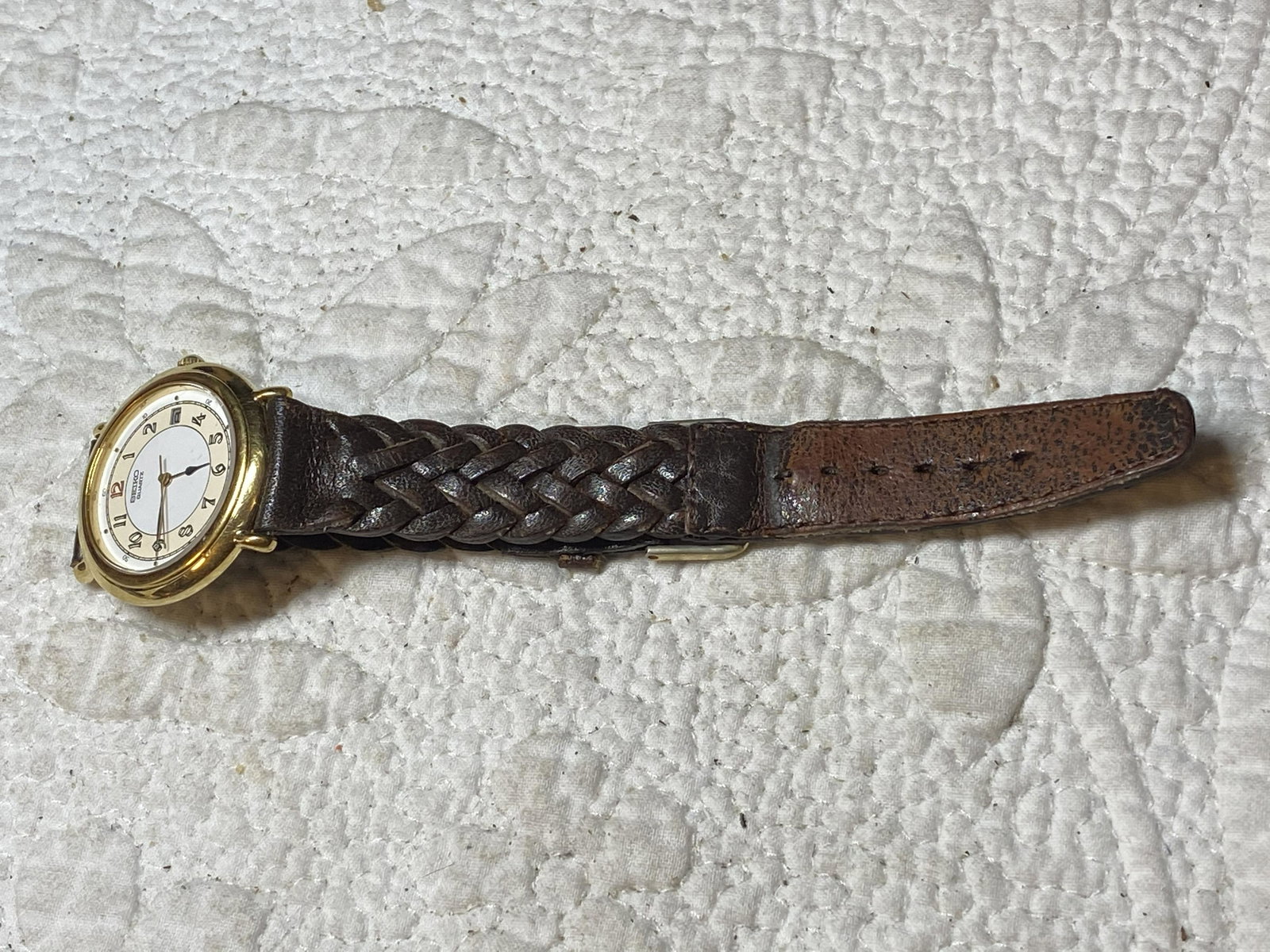 VINTAGE SEIKO QUARTZ WRISTWATCH: VINTAGE SEIKO QUARTZ WRISTWATCH