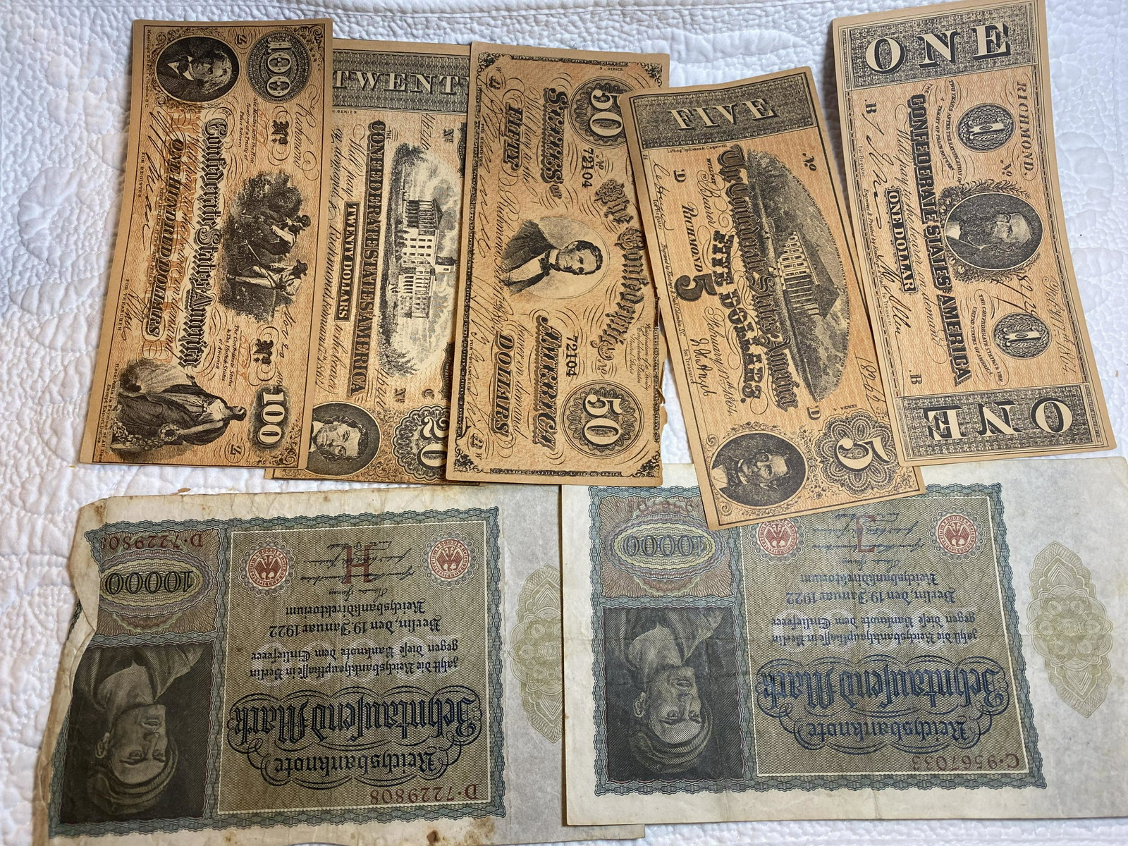 LOT OF U.S. CONFEDERATE AND FOREIGN CURRENCY BILLS: LOT OF U.S. CONFEDERATE AND FOREIGN CURRENCY BILLS NOTES. A GREAT ADDITION TO YOUR COLLECTION.