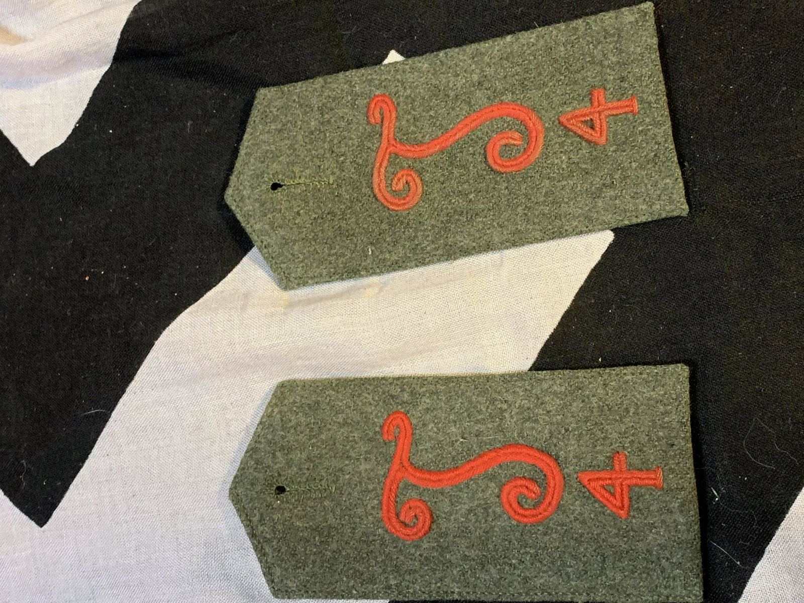 RARE WW1 GERMAN HEER ARMY SHOULDER BOARDS: RARE WW1 GERMAN HEER ARMY SHOULDER BOARDS. A GREAT ADDITION TO YOUR COLLECTION.
