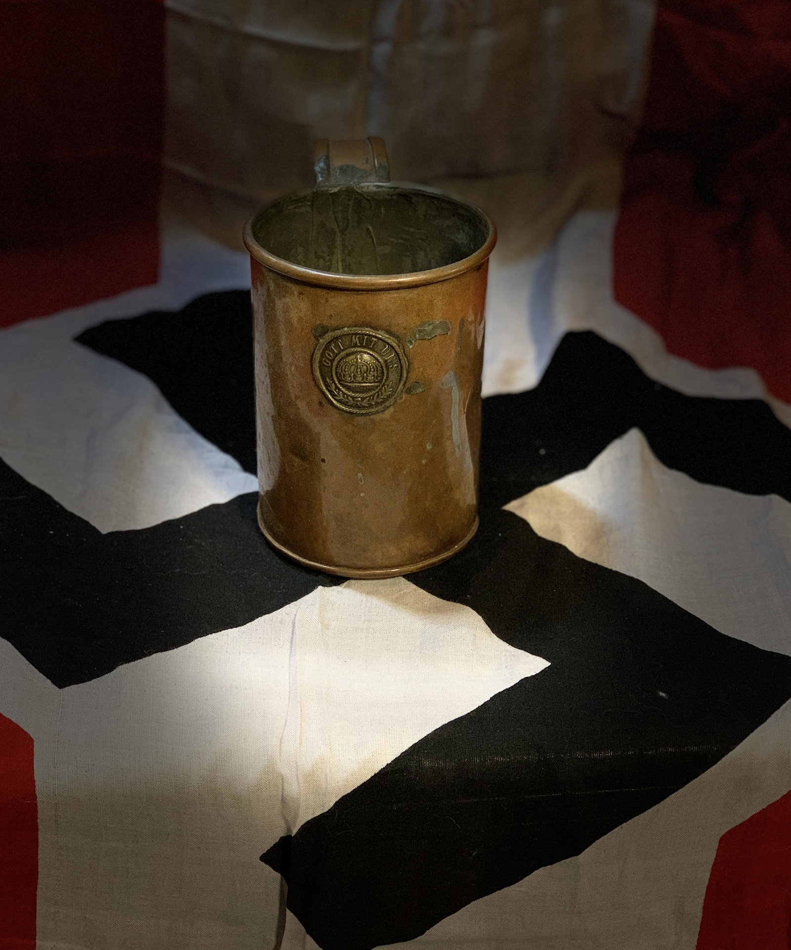 RARE WW1 GERMAN PRUSSIAN GOTT MIT UNS COPPER CUP: RARE WW1 GERMAN PRUSSIAN GOTT MIT UNS COPPER CUP. IN GOOD OVERALL SHAPE AND CONDITION. A RARE FIND AND AN EXCELLENT ADDITION TO YOUR COLLECTION.