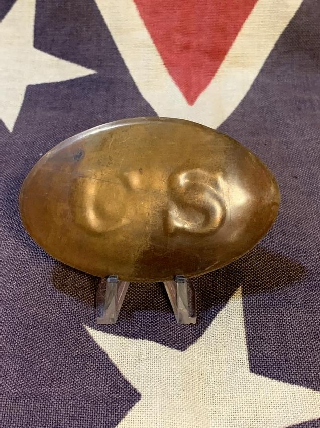 RARE CIVIL WAR CONFEDERATE C.S. BELT PLATE: RARE CIVIL WAR CONFEDERATE C.S. BELT PLATE. IN MINT OVERALL SHAPE AND CONDITION WITH A BEAUTIFUL OVERALL PATINA. A GREAT FIND AND AN EXCELLENT ADDITION TO YOUR COLLECTION.