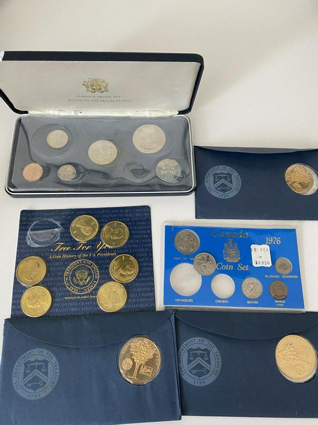 HIGH GRADE LOT OF FOREIGN CURRENCY (1 of 2)