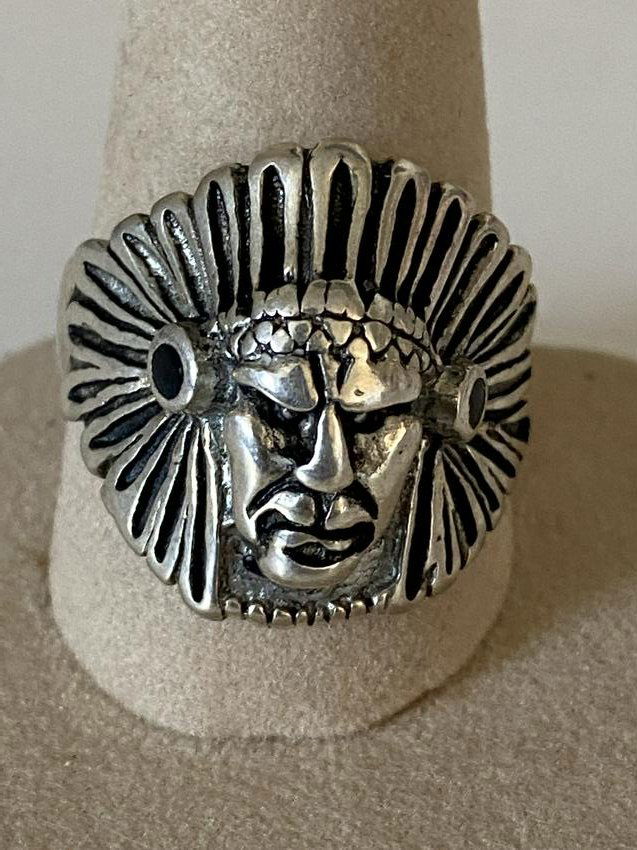 BEAUTIFUL NATIVE AMERICAN INDIAN SILVER RING (1 of 3)
