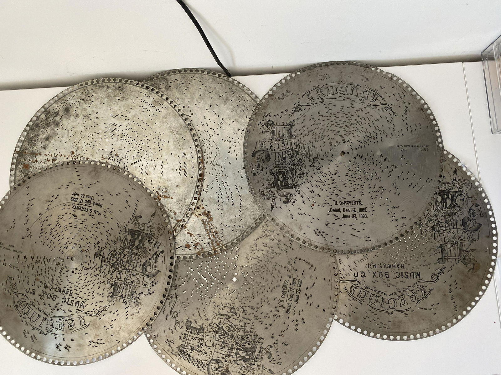 OLD COLLECTION OF REGINA MUSIC PLAYER DISCS (1 of 5)