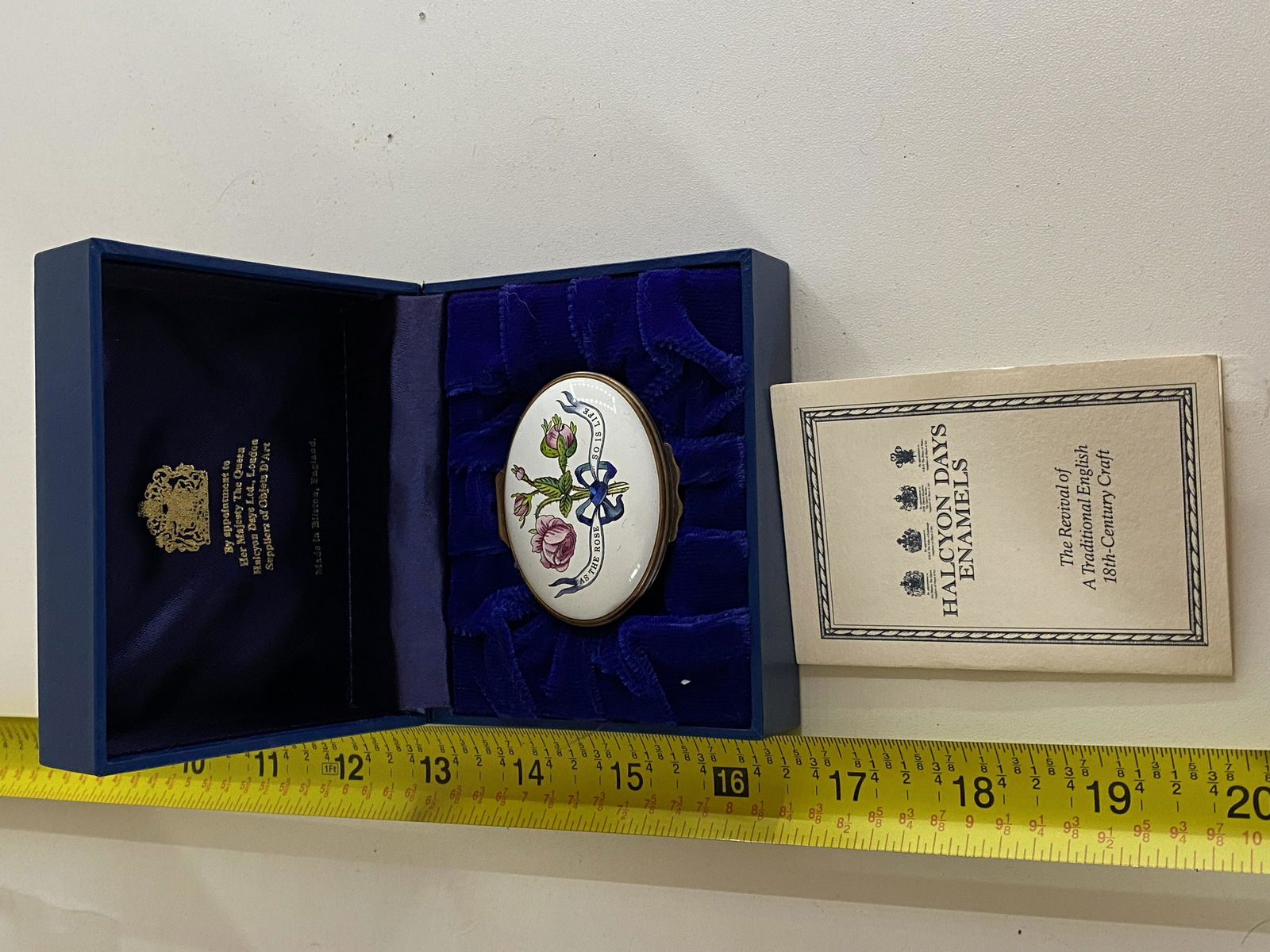 HALCYON DAYS ENAMELS 18TH CENT. CRAFT: HALCYON DAYS ENAMELS 18TH CENT. CRAFT. COMES IN THE ORIG. BOX.