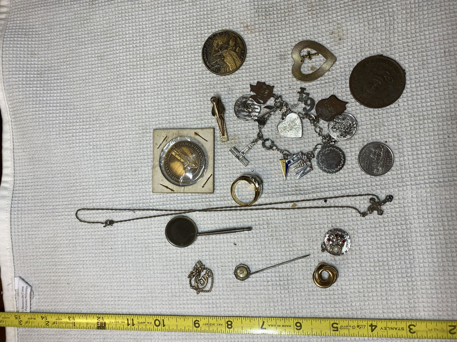 OLD LOT OF COLLECTIBLE MEDALS AND JEWELRY (1 of 5)