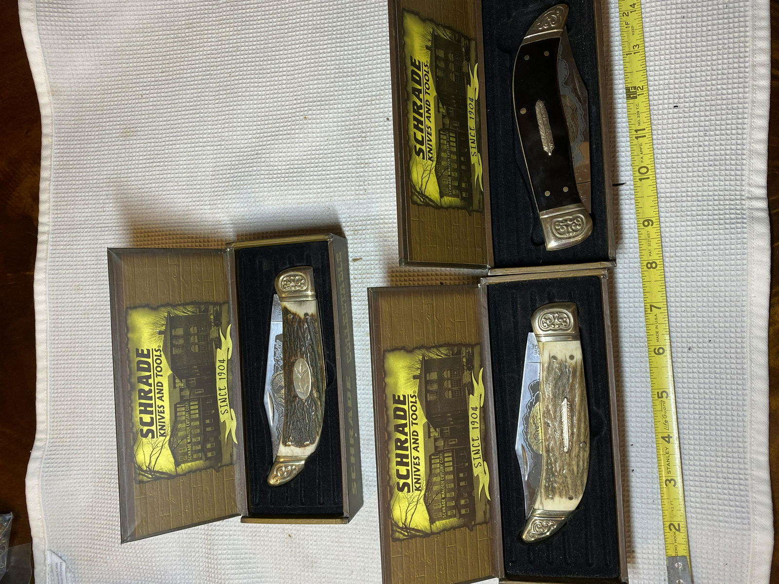 LOT OF (3) COLLECTIBLE SCHRADE POCKET KNIVES (1 of 3)