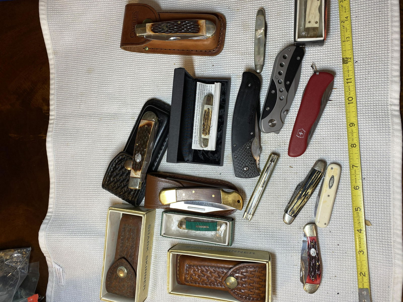 HIGH GRADE COLLECTION LOT OF VINTAGE POCKET KNIVES (1 of 4)