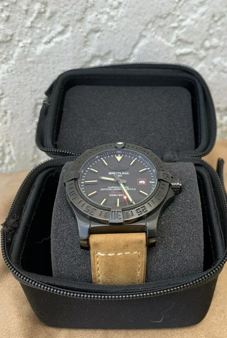 BREITLING AVENGER BLACKBIRD 44MM MENS WATCH - (1 of 8)