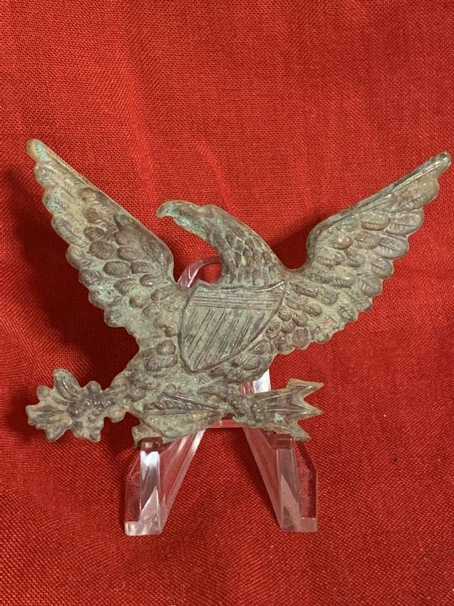 RARE DUG CIVIL WAR CONFEDERATE EAGLE PLATE: RARE DUG CIVIL WAR CONFEDERATE EAGLE PLATE. IN GREAT OVERALL SHAPE AND CONDITION ALTHOGH IT IS DUG IT IS MINT AND HIGHLY COLLECTIBLE. READY TO GO IN TO YOUR COLLECTION. PLEASE VIEW ALL DETAILED PICTUR