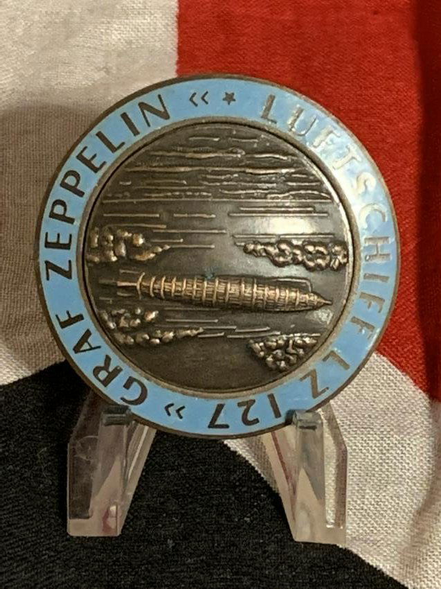 WW2 GERMAN GRAF ZEPPELIN LUFTSCHIFF BADGE W/MAKER MARKS: WW2 GERMAN GRAF ZEPPELIN LUFTSCHIFF BADGE WITH MAKER MARKS. IN EXCELLENT SHAPE AND OVERALL CONDITION WITH A BEAUTIFUL OVERALL PATINA. PLEASE VIEW ALL DETAILED PICTURES. WOULD BE A GREAT BADGE TO DISPL