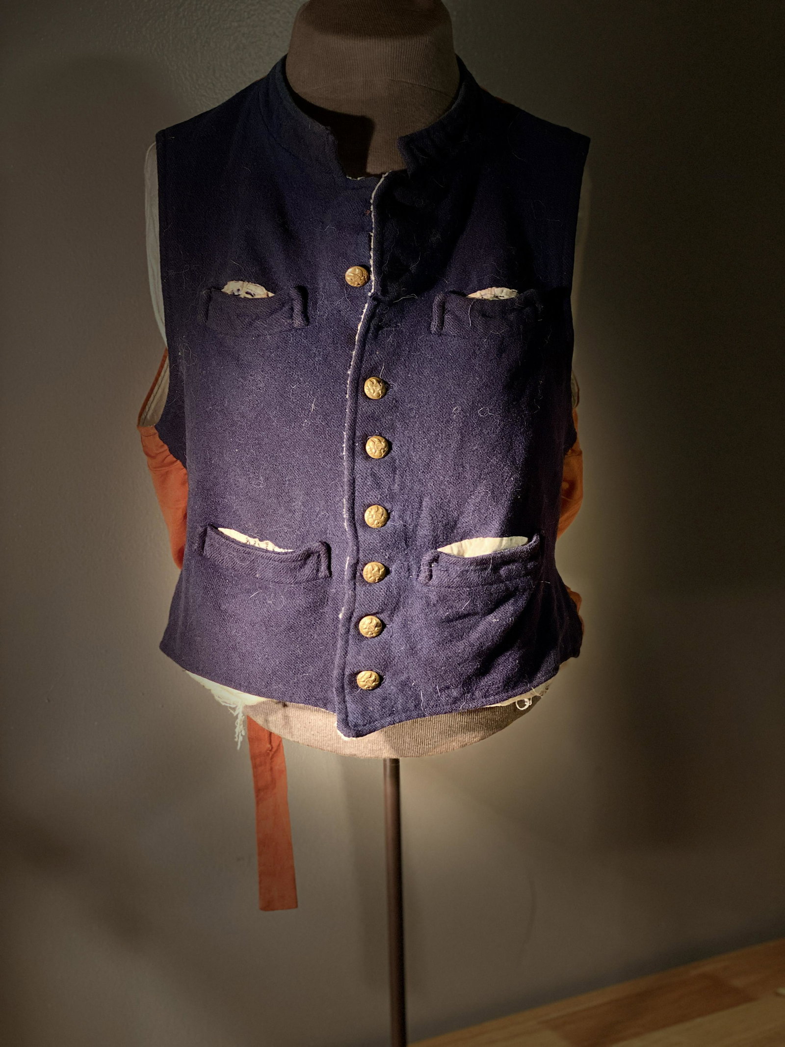 RARE CIVIL WAR UNION CHILDS VEST JACKET: RARE CIVIL WAR UNION CHILDS VEST JACKET. IN MINT OVERALL SHAPE AND CONDITION WITH A BEAUTIFUL OVERALL PATINA. THIS IS A SMALLER SIZED VEST. APPEARS TO BE ALL HAND-SEWN. PLEASE VIEW ALL DETAILED PICTUR