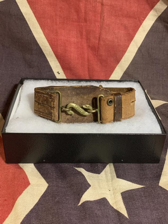 VERY RARE CIVIL WAR CONFEDERATE SNAKE BELT BUCKLE: VERY RARE CIVIL WAR CONFEDERATE SNAKE BELT BUCKLE. THIS WAS FOUND IN AN ESTATE CLEAN OUT IN GETTYSBURG, PA. IT IS IN MINT OVETRALL SHAPE AND CONDITION WITH A BEAUTIFUL OVERALL PATINA. THE BELT HAS MAK
