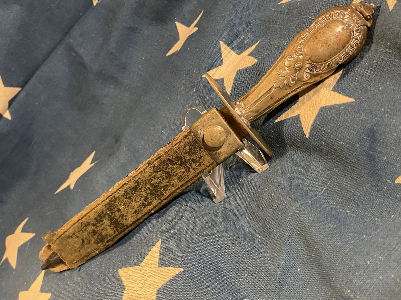 SCARCE CIVIL WAR CONFEDERATE OFFICERS BOOT KNIFE DAGGER: SCARCE CIVIL WAR CONFEDERATE OFFICERS BOOT KNIFE DAGGER. IN EXCELLENT MINT SHAPE AND OVERALL CONDITION WITH A BEAUTIFUL OVERALL PATINA. THIS BOOT KNIFE HAS MAKER MARKS - VENTURE, SLATER BROTHERS SHEFF