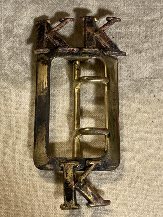 ANTIQUE KKK MEMBERS BELT BUCKLE: ANTIQUE KKK MEMBERS BELT BUCKLE. IN GOOD OVERALL SHAPE AND CONDITION. PLEASE VIEW ALL DETAILED PICTURES. A GREAT FIND AND AN EXCELLENT ADDITION TO YOUR COLLECTION.