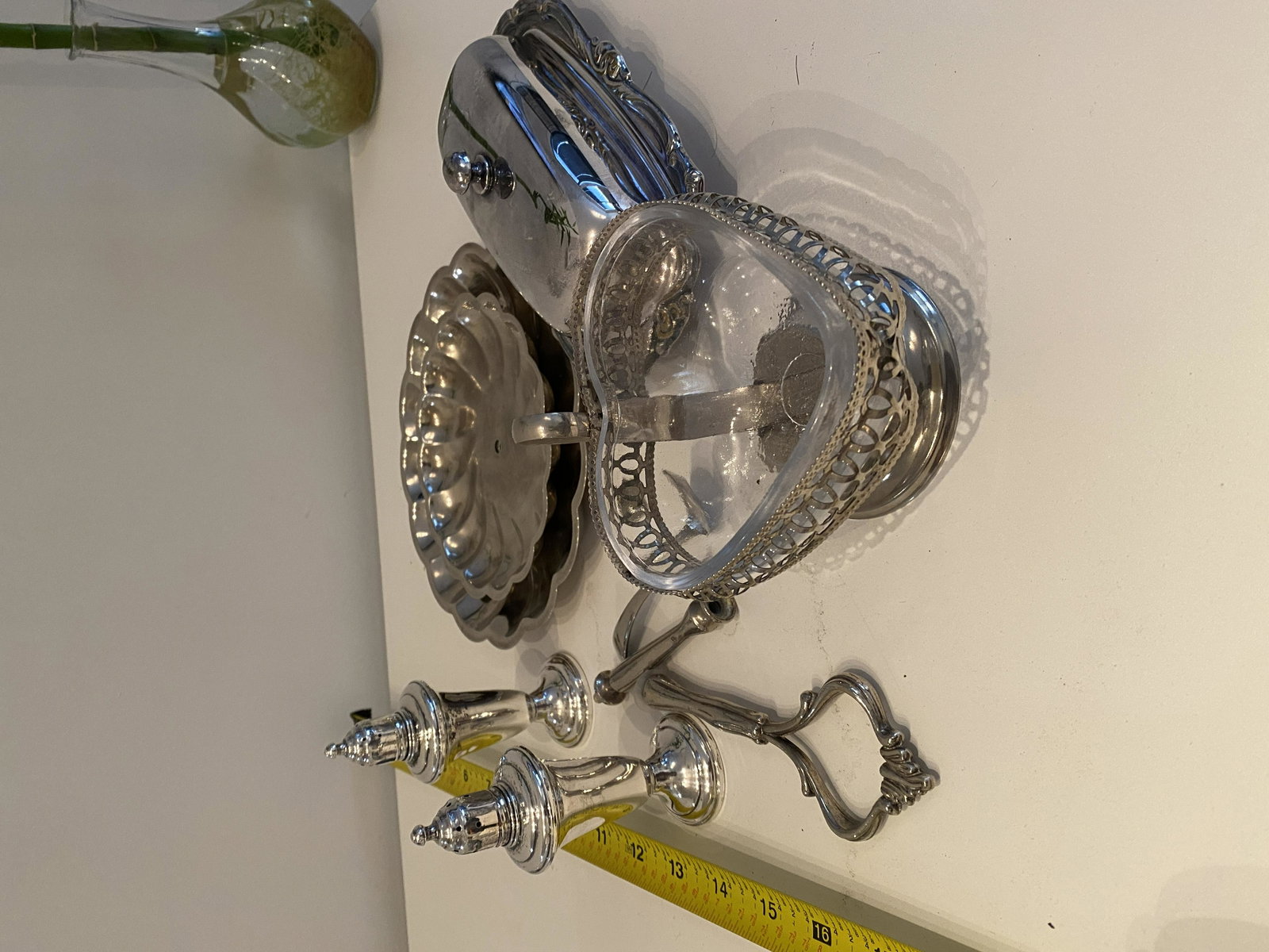 HUGE LOT OF STERLING SILVER KITCHENWARE: HUGE LOT OF STERLING SILVER KITCHENWARE. PLEASE VIEW ALL DETAILED PICTURES. BEAUTIFUL STERLING SIVLER PIECES. A GREAT FIND AND AN EXCELLENT ADDITION TO YOUR COLLECTION.