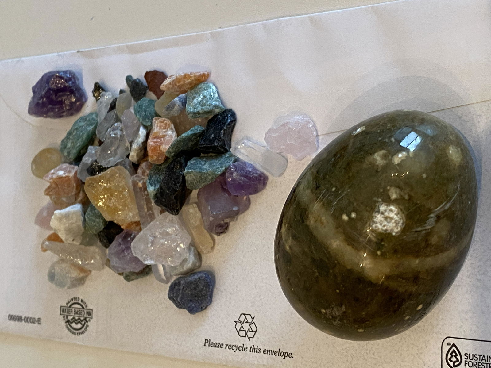 COLLECTION OF UNCUT GEMSTONES (1 of 2)