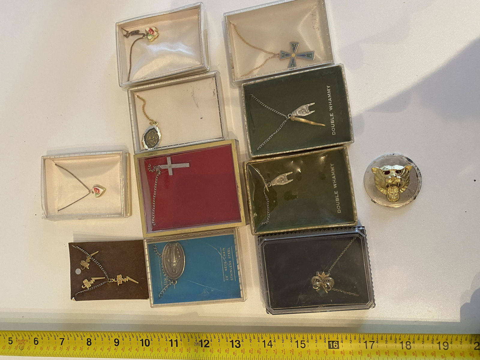 HIGH GRADE COLLECTION OF NECKLACES IN CASES (1 of 4)