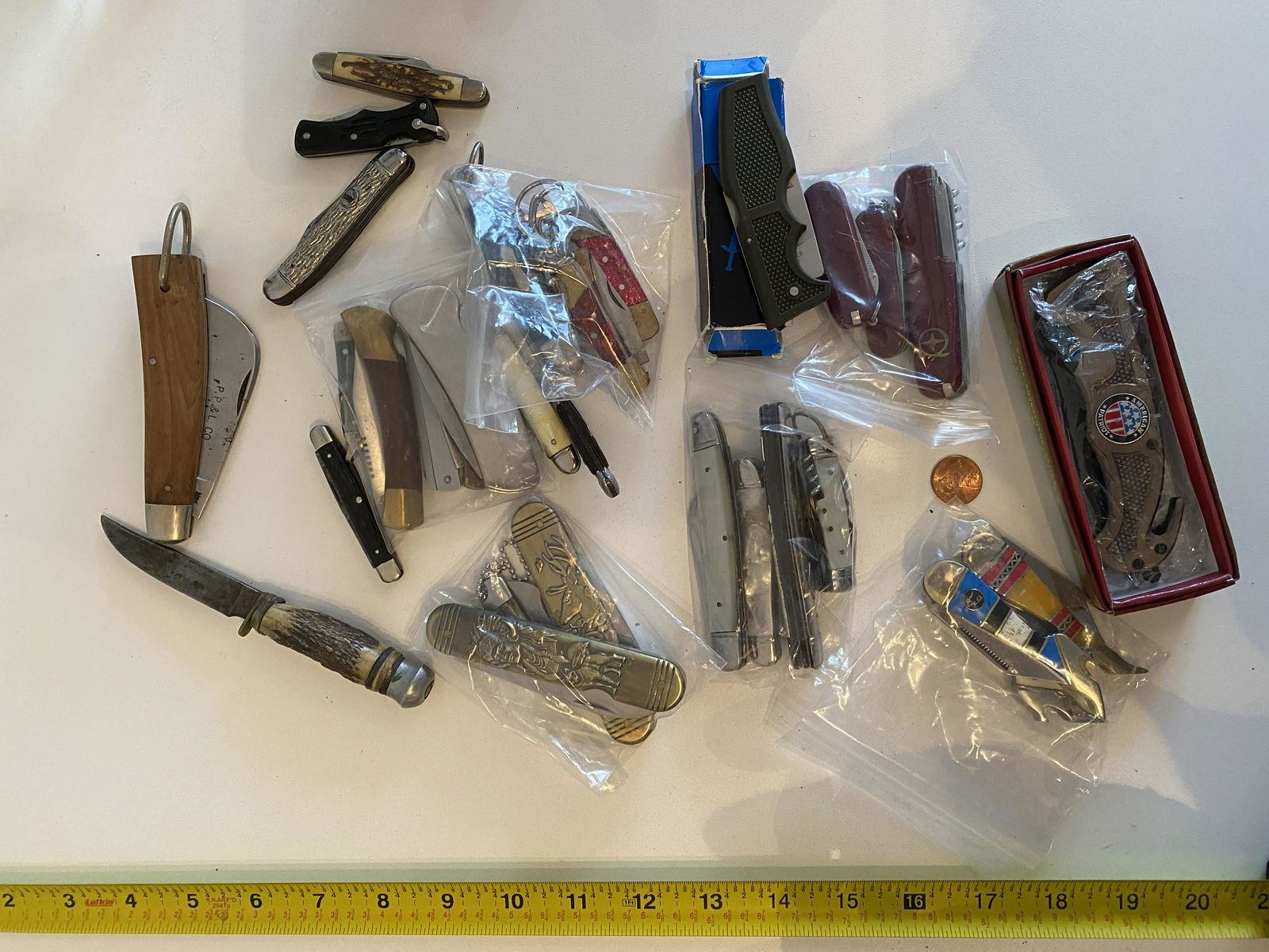 VINTAGE COLLECTION OF POCKET KNIVES / FIXED BLADE (1 of 4)