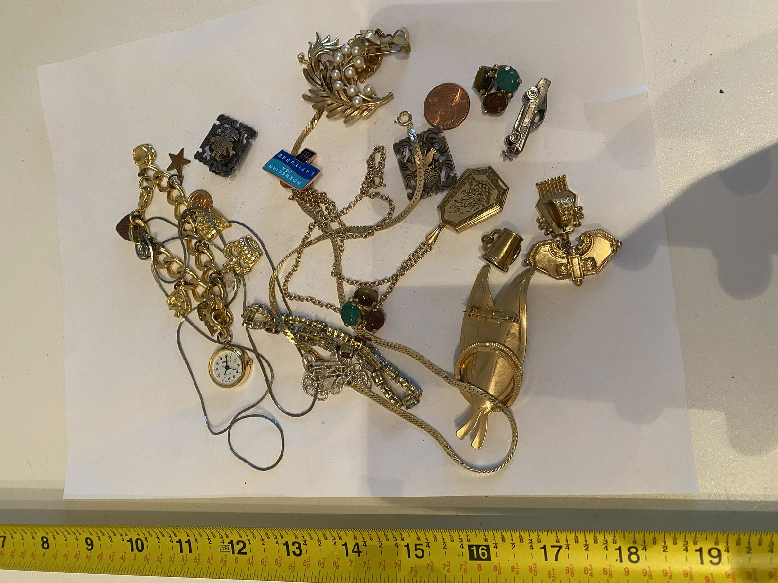 HIGH GRADE LOT OF GOLD JEWELRY, ETC. (1 of 4)
