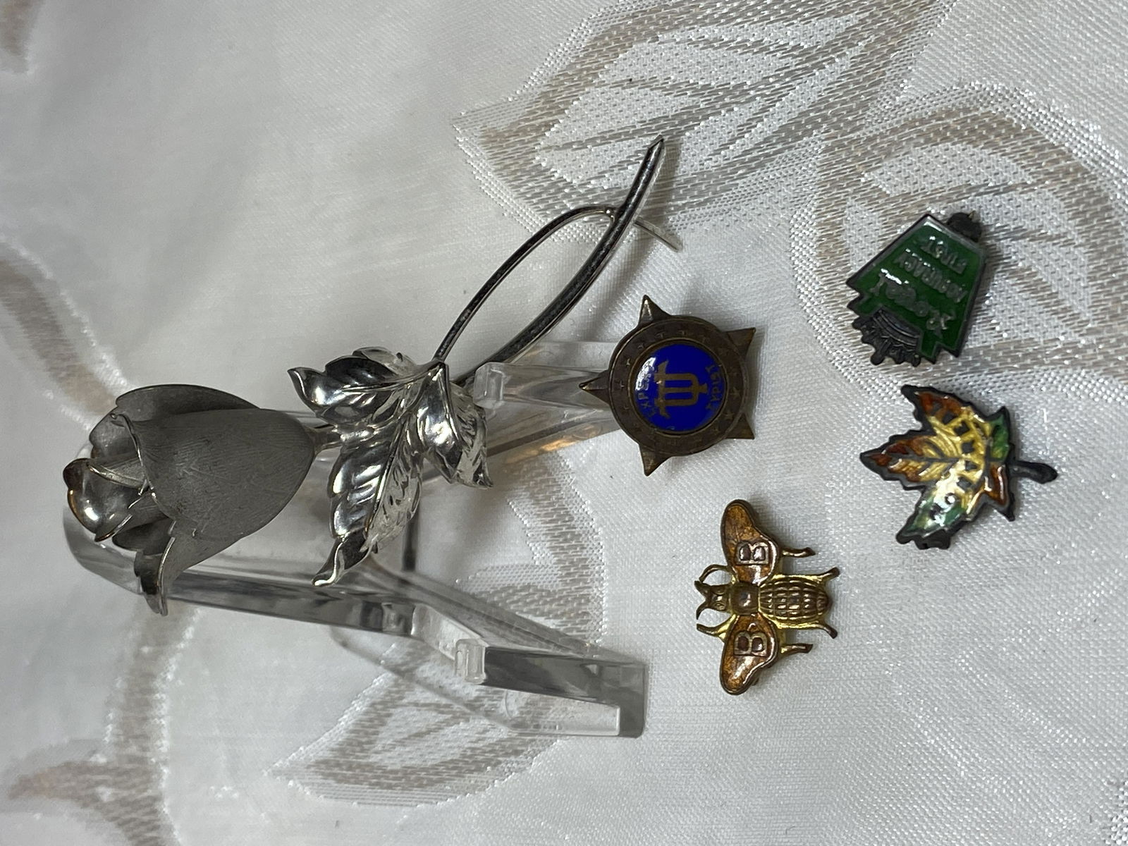 COLLECTION OF (5) ANTIQUE BROOCHES, PINS (1 of 5)
