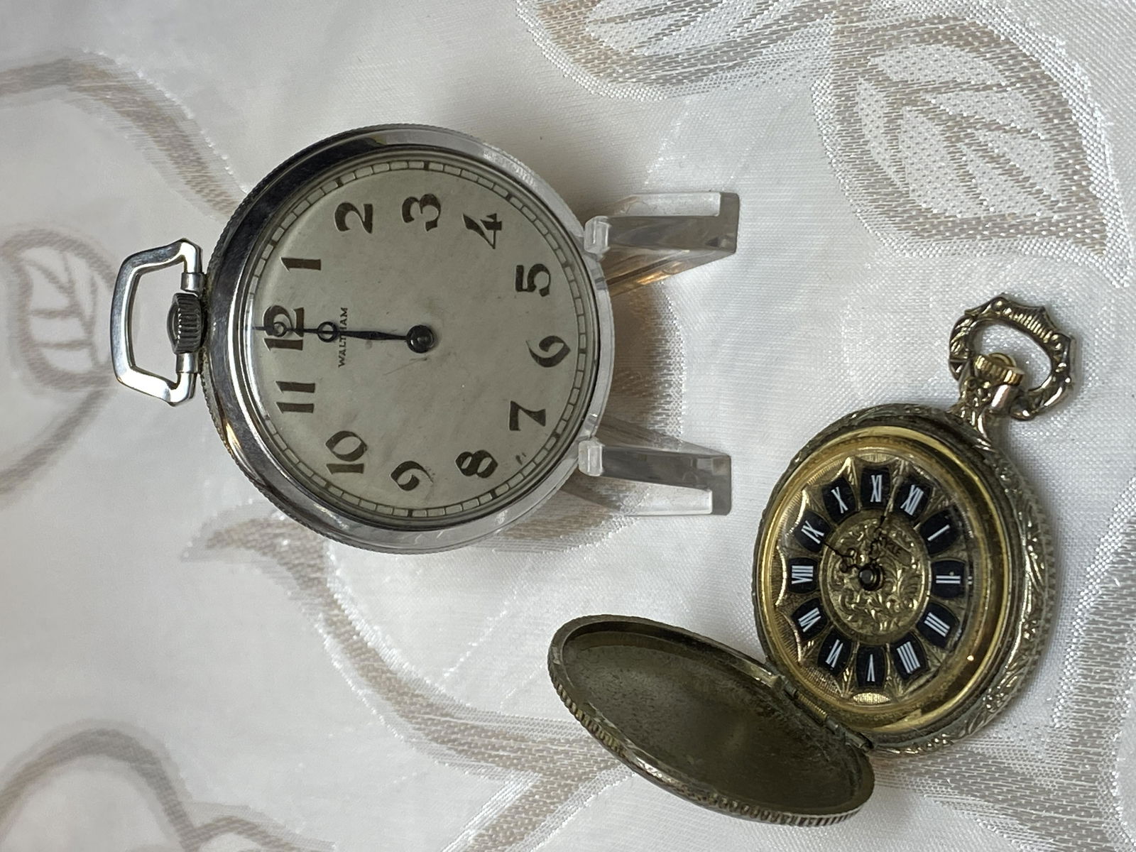 LOT OF (2) ANTIQUE POCKET WATCHES (1 of 5)
