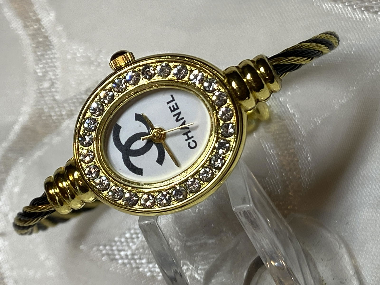 MARKED CHANEL LADIES GOLD TONE WATCH (1 of 4)