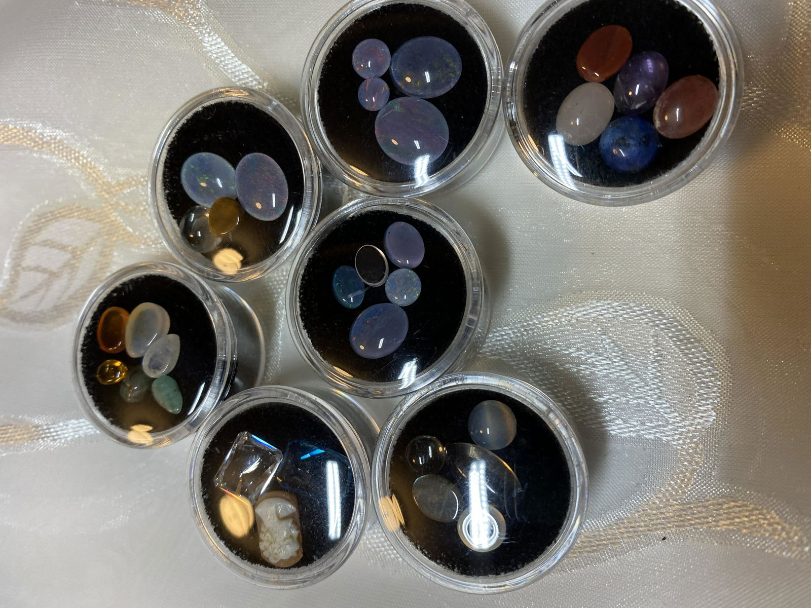 HUGE COLLECTION LOT OF LOOSE GEMSTONES (1 of 3)