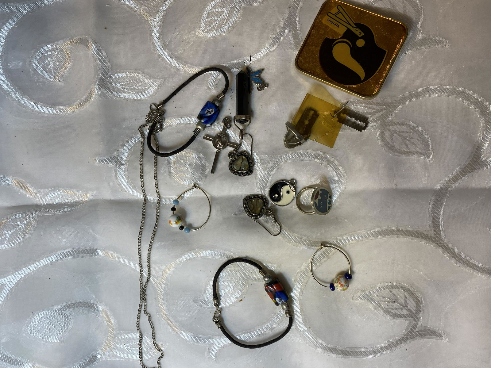 VINTAGE COLLECTION OF OLD JEWELRY - BRACELETS, ETC. (1 of 3)