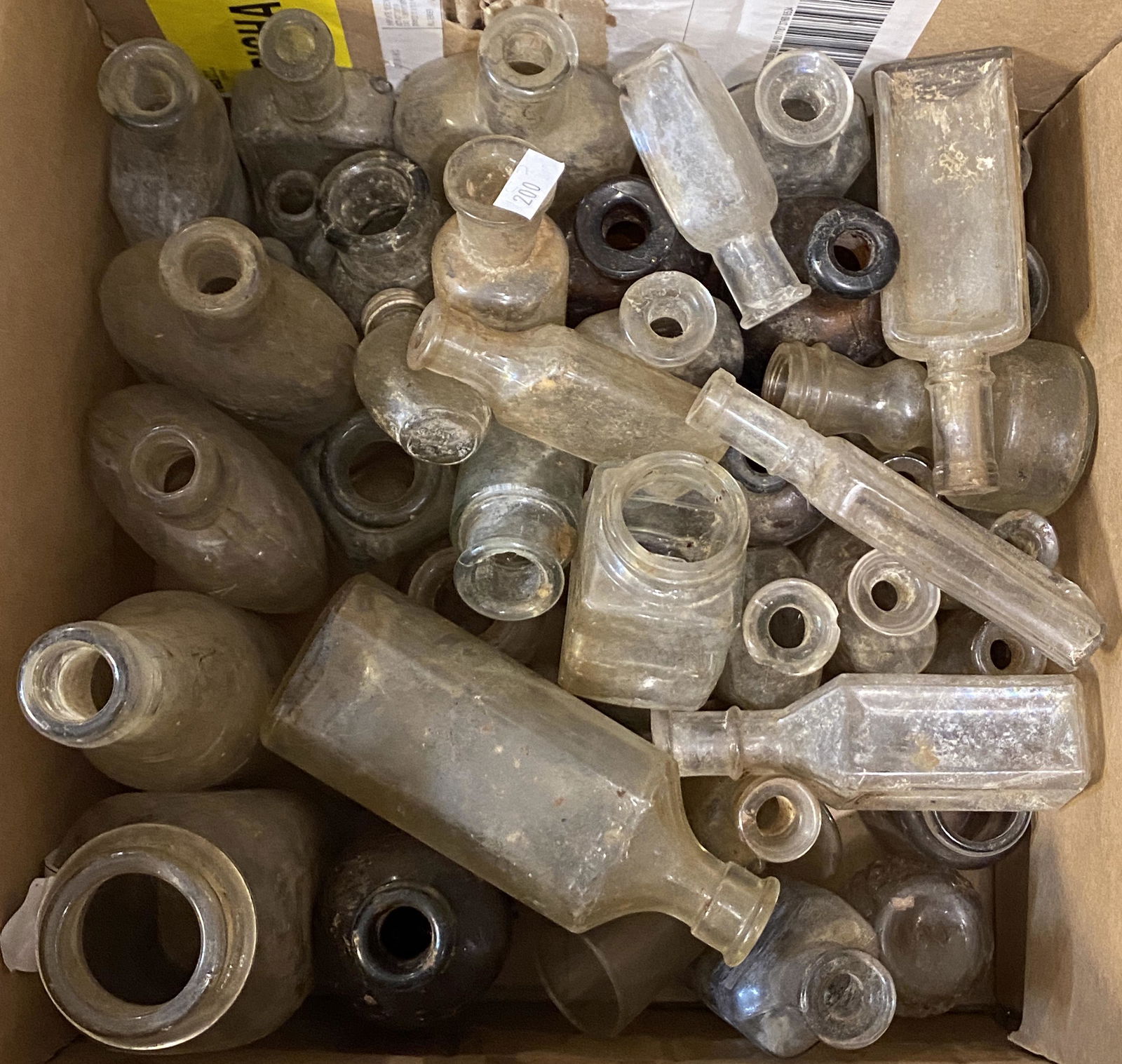 ANTIQUE COLLECTION LOT OF GLASS MEDICINE BOTTLES (1 of 4)