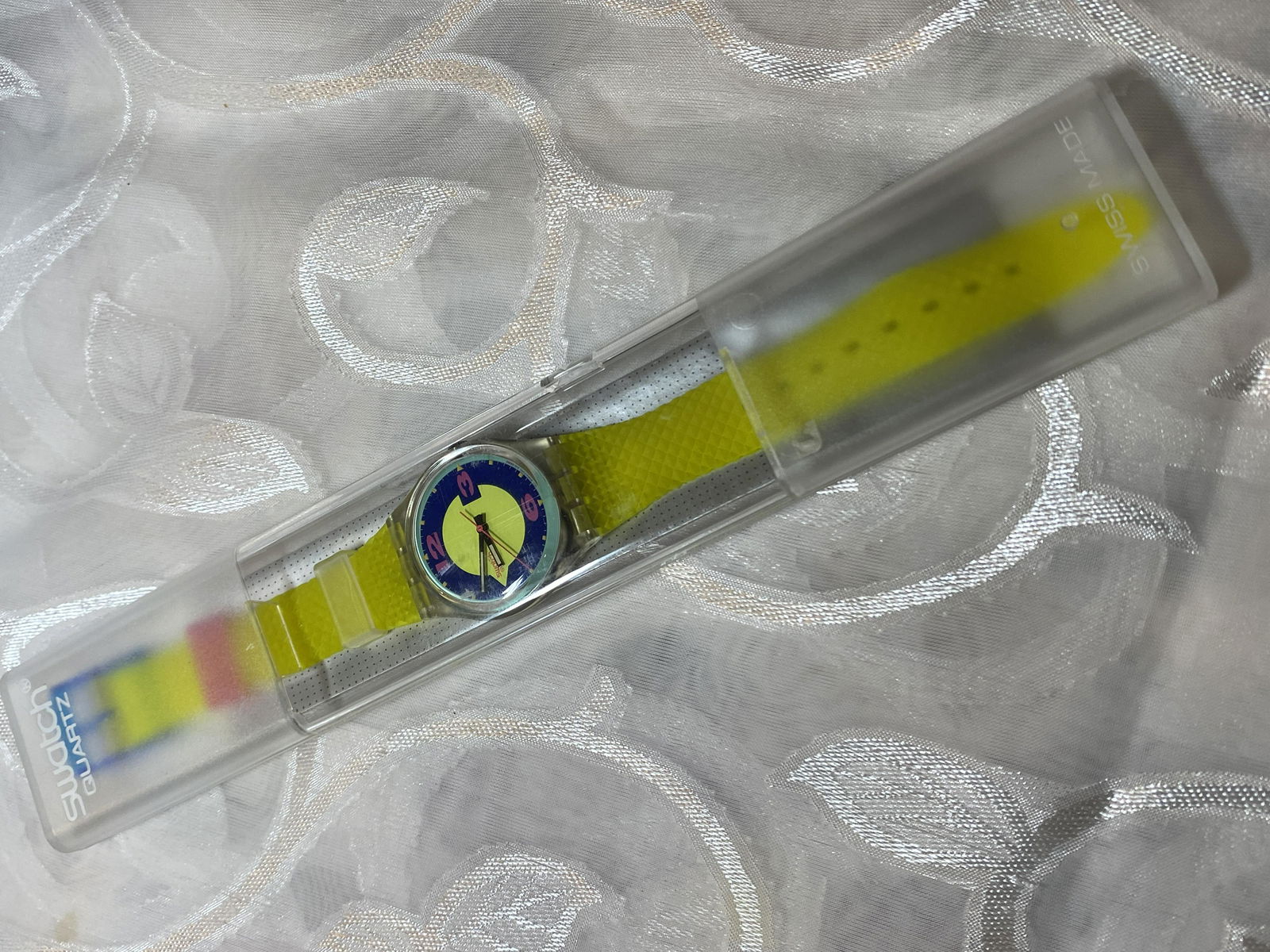 VINTAGE NOS SWATCH WATCH IN CASE (1 of 3)