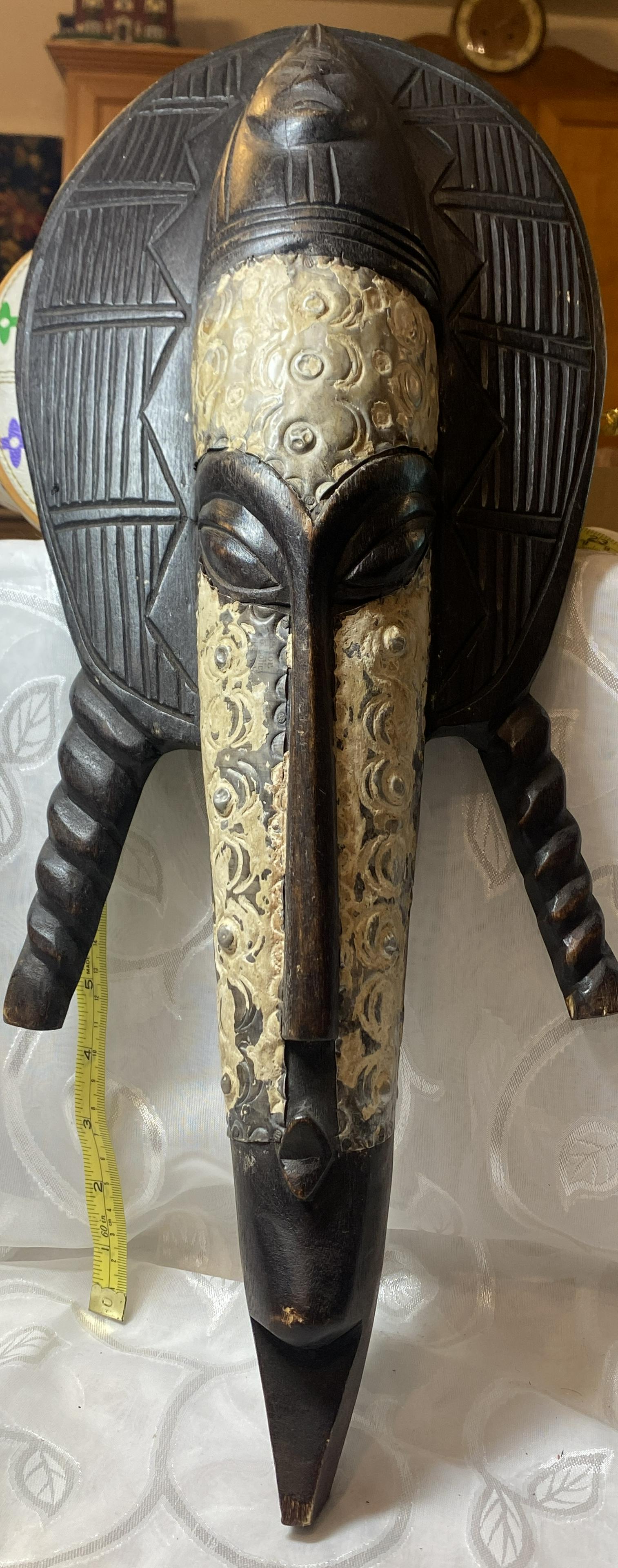 VINTAGE TRIBAL HAND CARVED MAHAGONY WOOD PLAQUE (1 of 5)