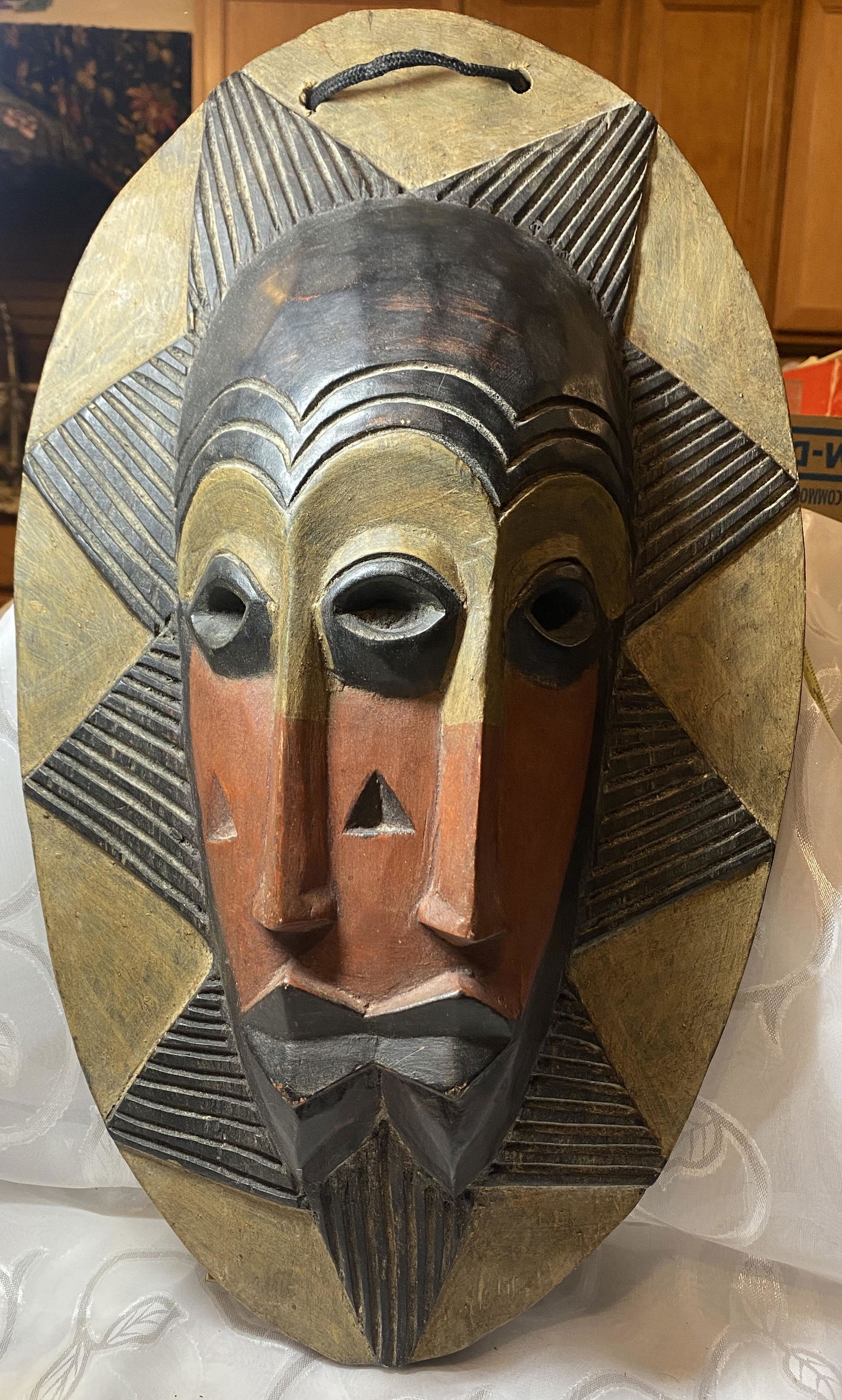 VINTAGE TRIBAL HAND CARVED MAHAGONY WOOD PLAQUE (1 of 6)