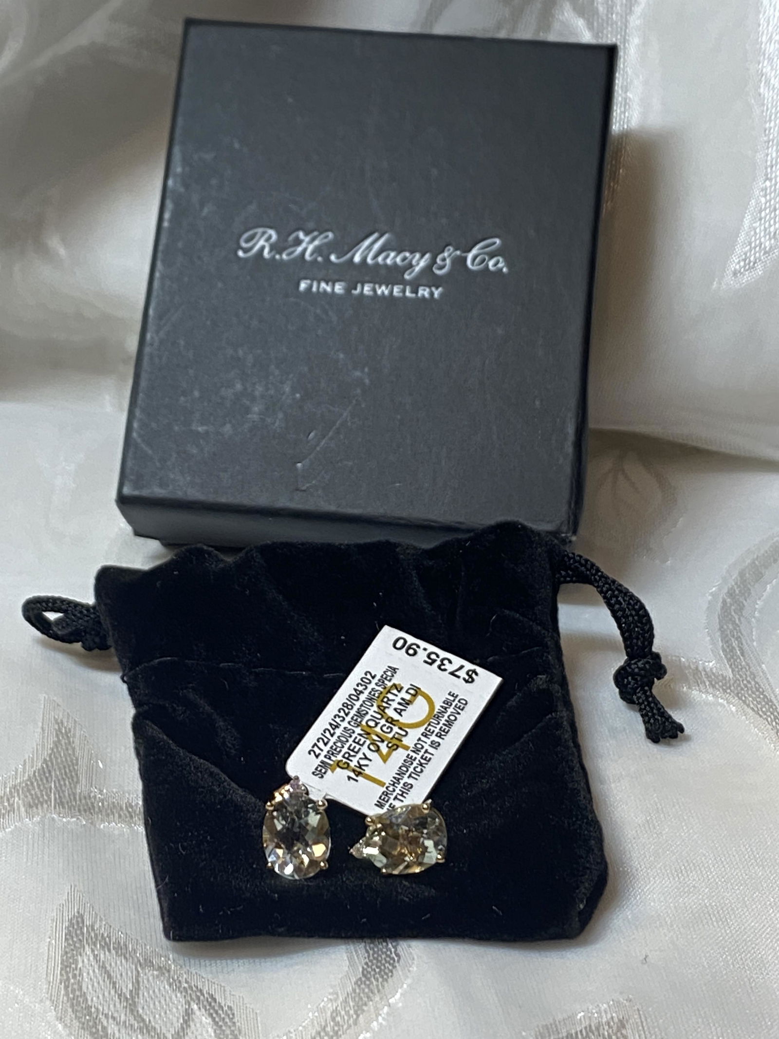 NWT 14K GOLD 3.0 TCW GREEN QUARTZ DIAMONDS STUDS: NWT 14K GOLD 3.0 TCW GREEN QUARTZ DIAMONDS STUDS EARRINGS. THESE ARE NEW WITH TAGS SOLD BY R.H. MACY & CO. WITH AN ORIGINAL PRICE TAG OF $735.90. COMES WITH THE PICTURED BOX AND POUCH. A GRET FIND AND