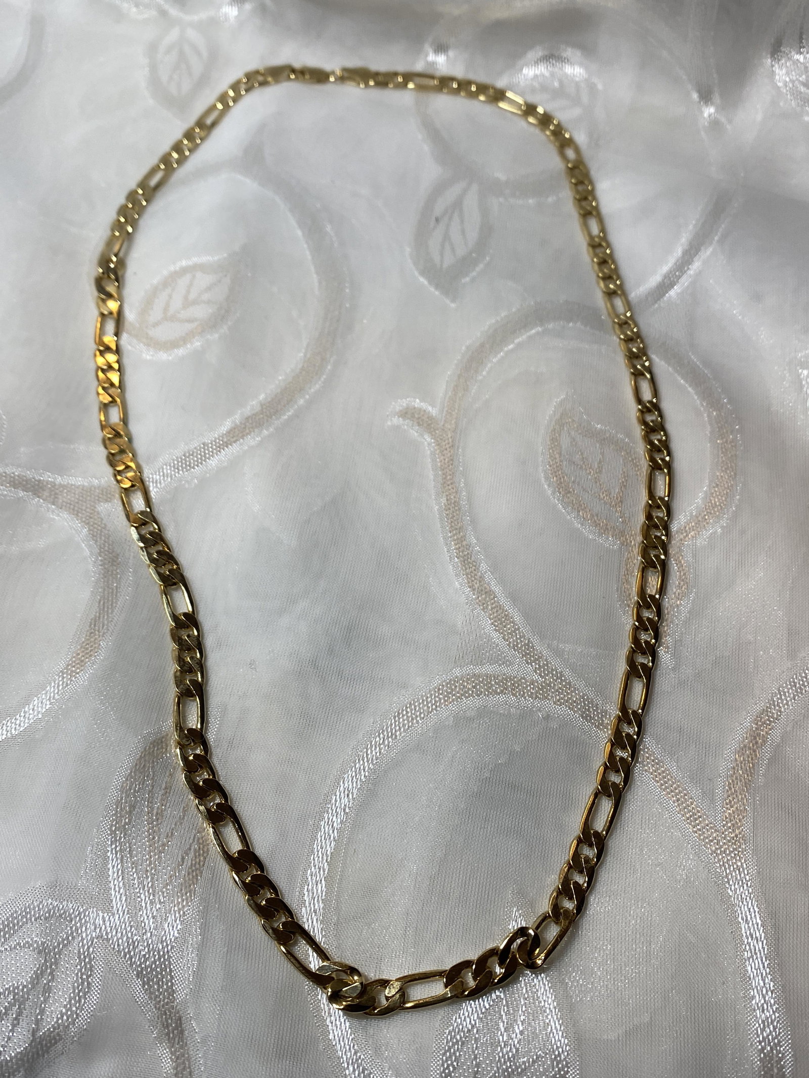 14K GOLD MENS CUBAN LINK CHAIN - UNTESTED: 14K GOLD MENS CUBAN LINK CHAIN - UNTESTED. PLEASE VIEW PICTURES. THIS CHIAN HAS NOT BEEN TESTED. APPEARS TO BE BRAND NEW WITH VERY LITTLE USE.