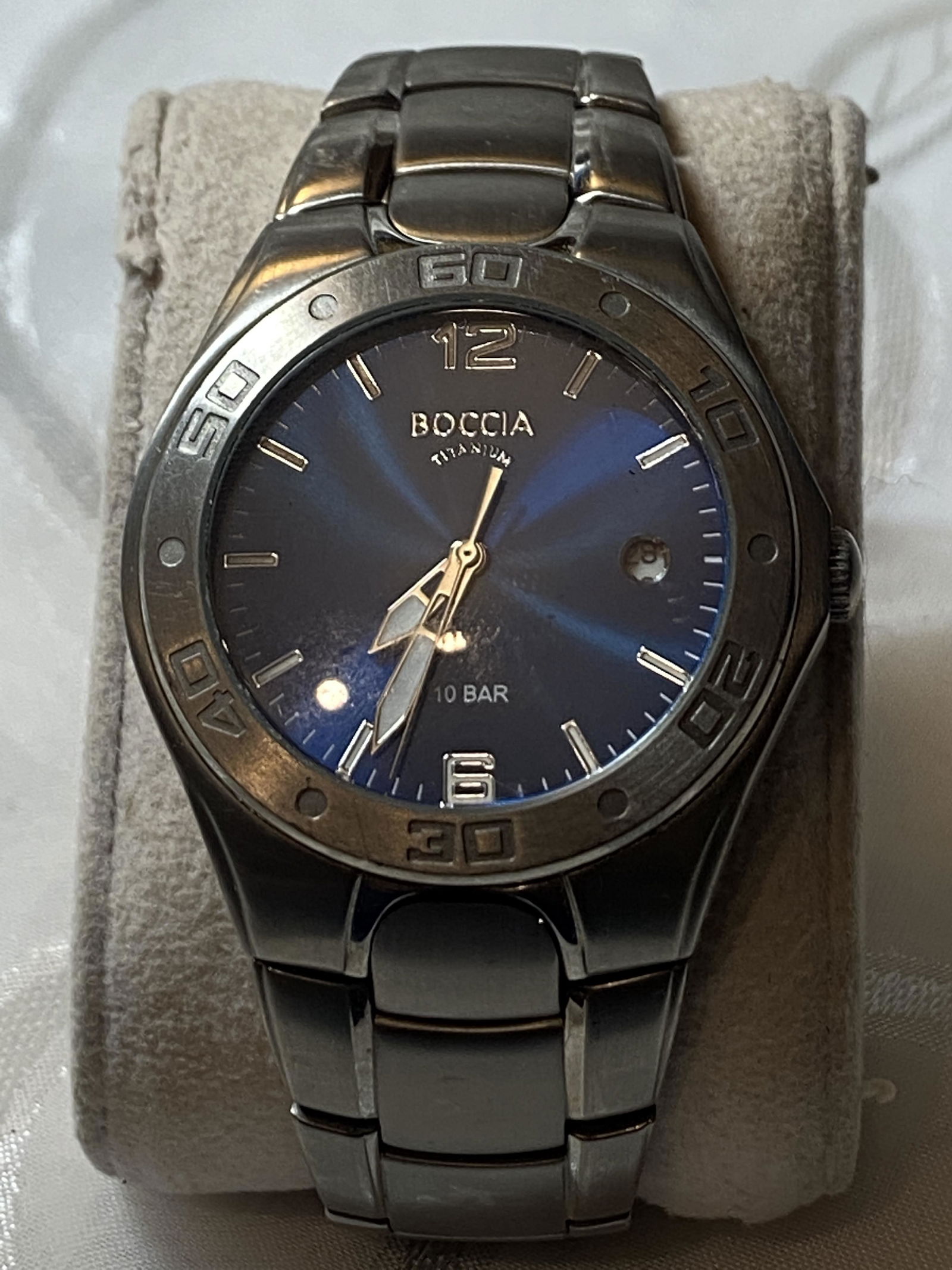MENS BOCCIA TITANIUM WRISTWATCH: MENS BOCCIA TITANIUM WRISTWATCH. IN WORKING ORDER. KEEPS GOOD TIME.