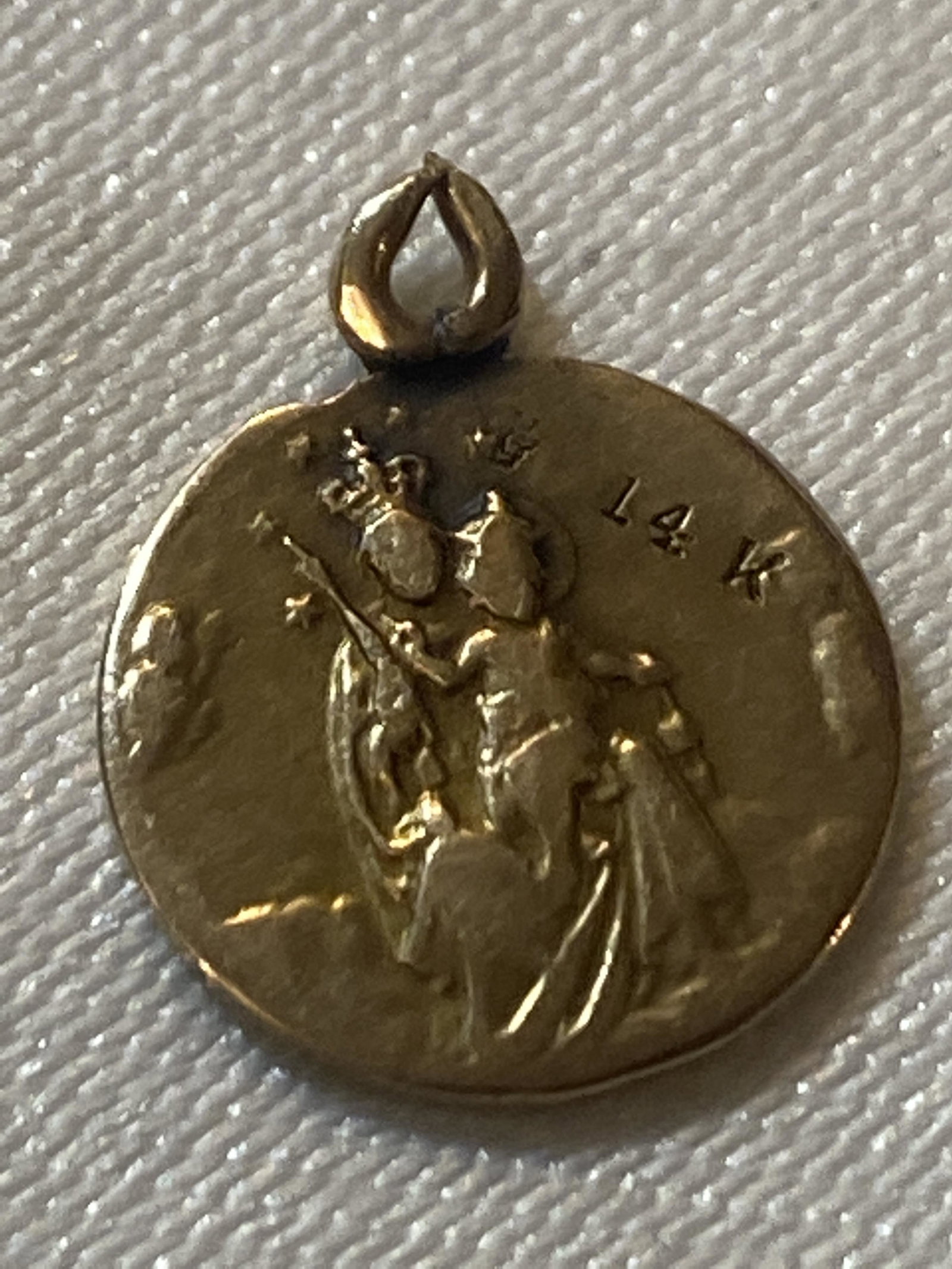 ANTIQUE 14K GOLD RELIGIOUS PENDANT: ANTIQUE 14K GOLD RELIGIOUS PENDANT. A GREAT FIND AND AN EXCELLENT ADDITION TO YOUR COLLECTION.