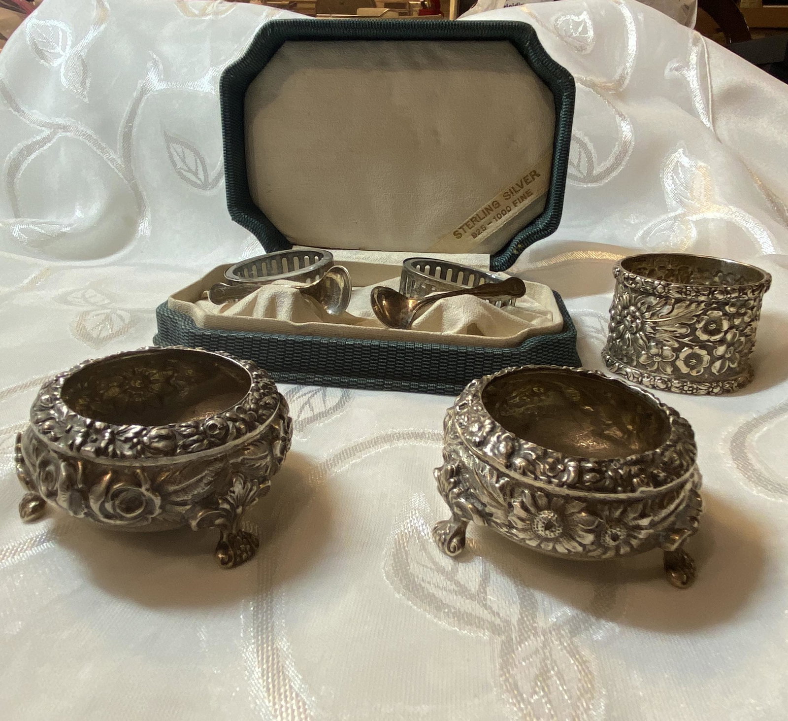 ANTIQUE STIEFF LOT OF STERLING SILVER FLATWARE: ANTIQUE STIEFF LOT OF STERLING SILVER FLATWARE. VARIOUS DIFFERENT TYPES OF COLLECTIBLE ITEMS. PLEASE VIEW ALL DETAILED PICTURES. A GREAT FIND AND AN EXCELLENT ADDITION TO YOUR COLLECTION.