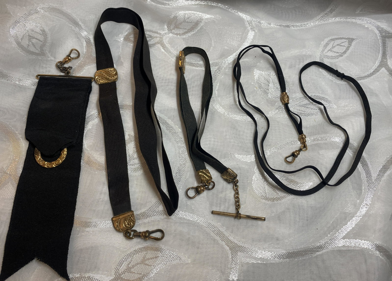 VICTORIAN LOT OF (4) GOLD WATCH FOBS: VICTORIAN LOT OF (4) GOLD WATCH FOBS. A GREAT FIND AND AN EXCELLENT ADDITION TO YOUR COLLECTION.