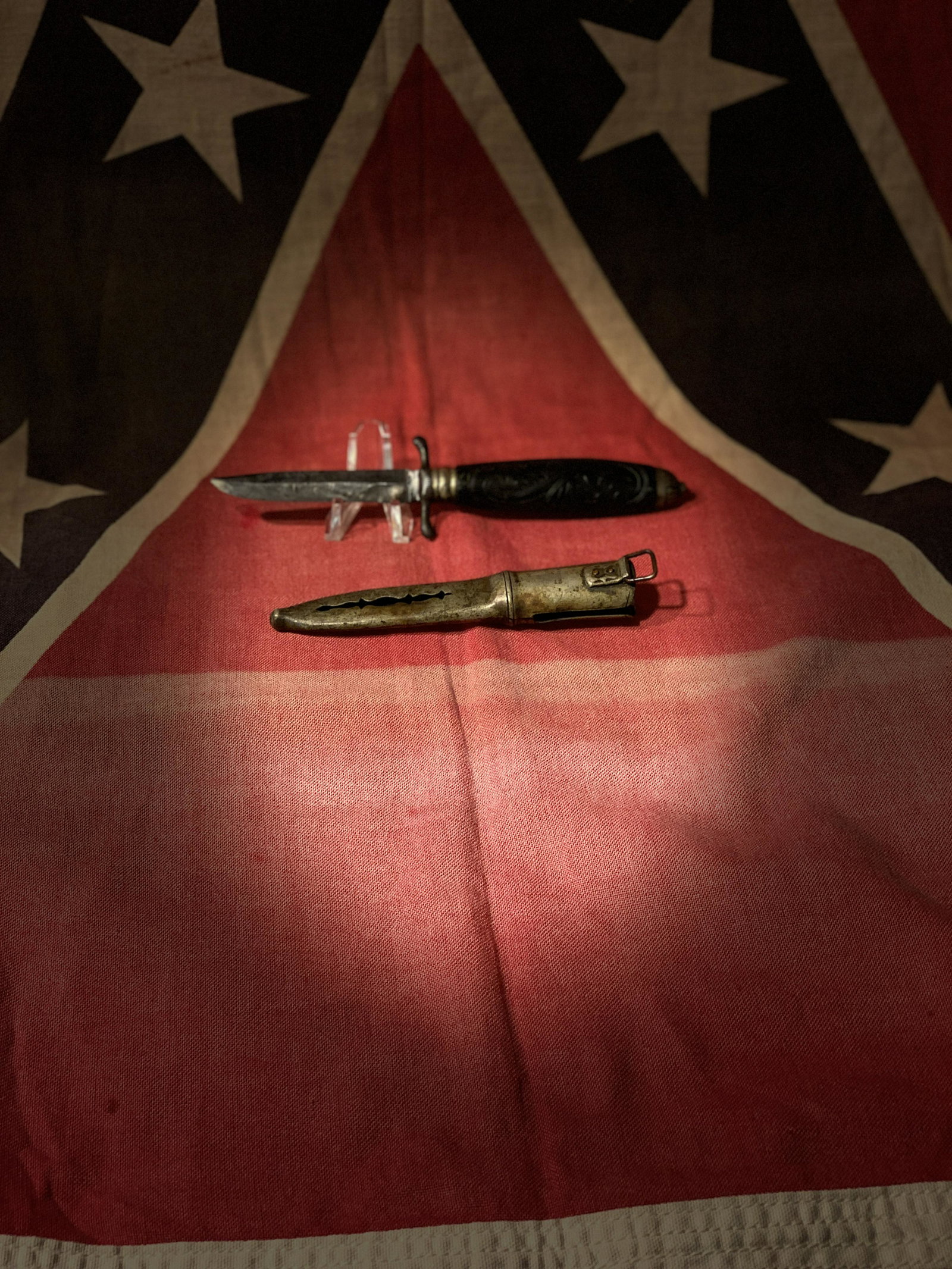 CIVIL WAR CONFEDERATE OFFICER FIGHTING KNIFE: CIVIL WAR CONFEDERATE OFFICER FIGHTING KNIFE - HAS THE MAKER MARKS ON THE SCABBARD - VIEW PICTURES. IN EXCELLENT SHAPE AND OVERALL CONDITION WITH A BEAUTIFUL OVERALL PATINA. COMES FROM A COLLECTION OF