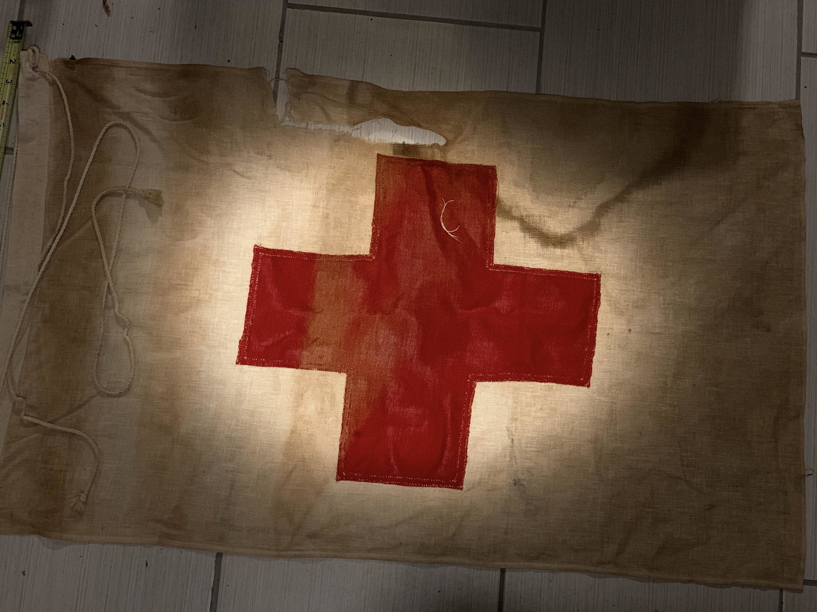 VERY RARE CIVIL WAR 6TH UNION CORPS UNION BATTLE FLAG: VERY RARE CIVIL WAR 6TH UNION CORPS UNION BATTLE FLAG. IN EXCELLENT OVERALL SHAPE AND CONDITION WITH A BEAUTIFUL OVERALL PATINA. PLEASE VIEW ALL DETAILED PICTURES. A GREAT FIND AND AN EXCELLENT ADDITI