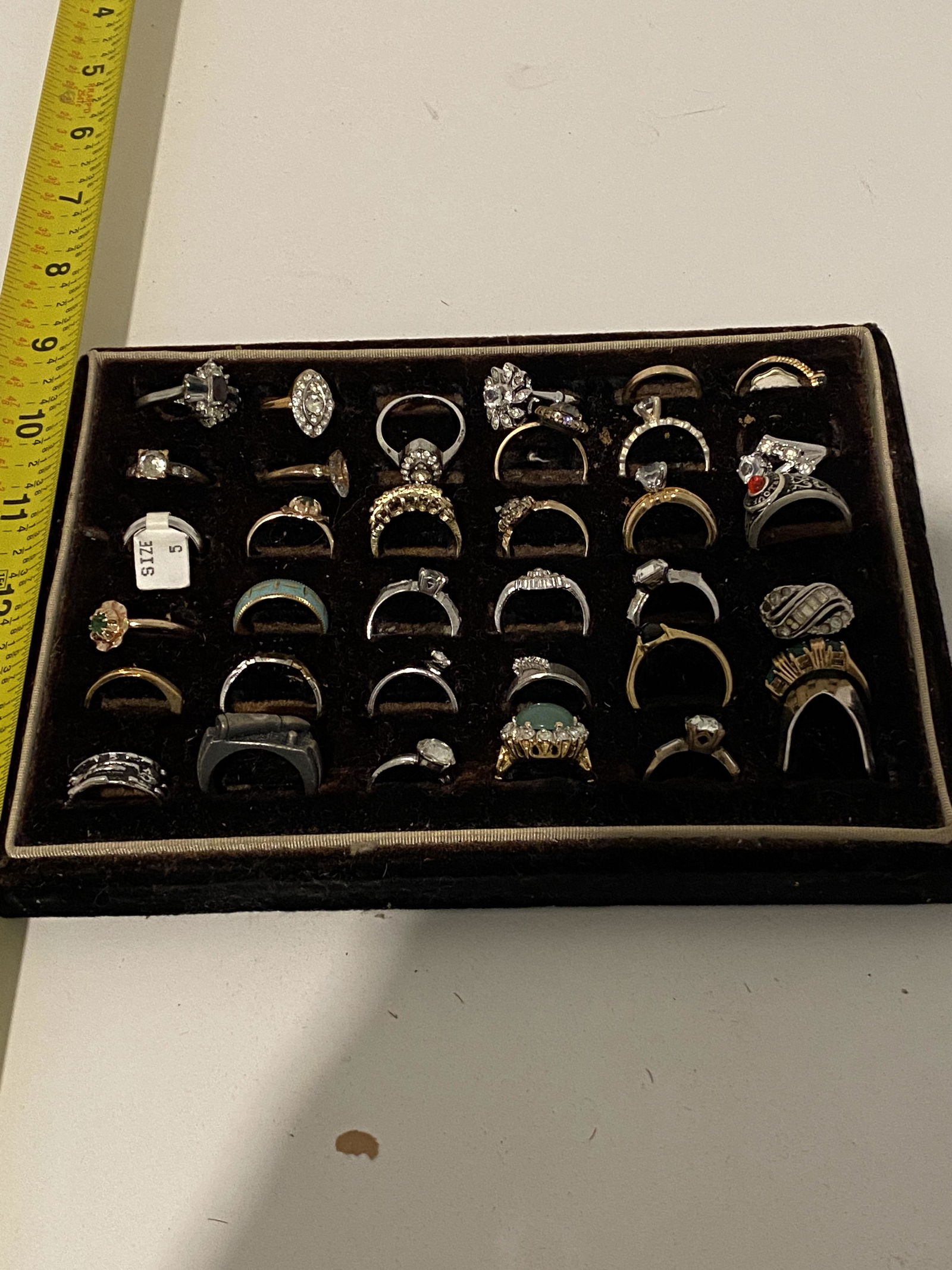 LOT OF (36) SILVER/GOLD RINGS - HIGH GRADE RINGS: LOT OF (36) SILVER/GOLD RINGS - HIGH GRADE RINGS. SOLD AS A LOT! ALL FOR ONE MONEY! PLEASE VIEW ALL DETAILED PICTURES.