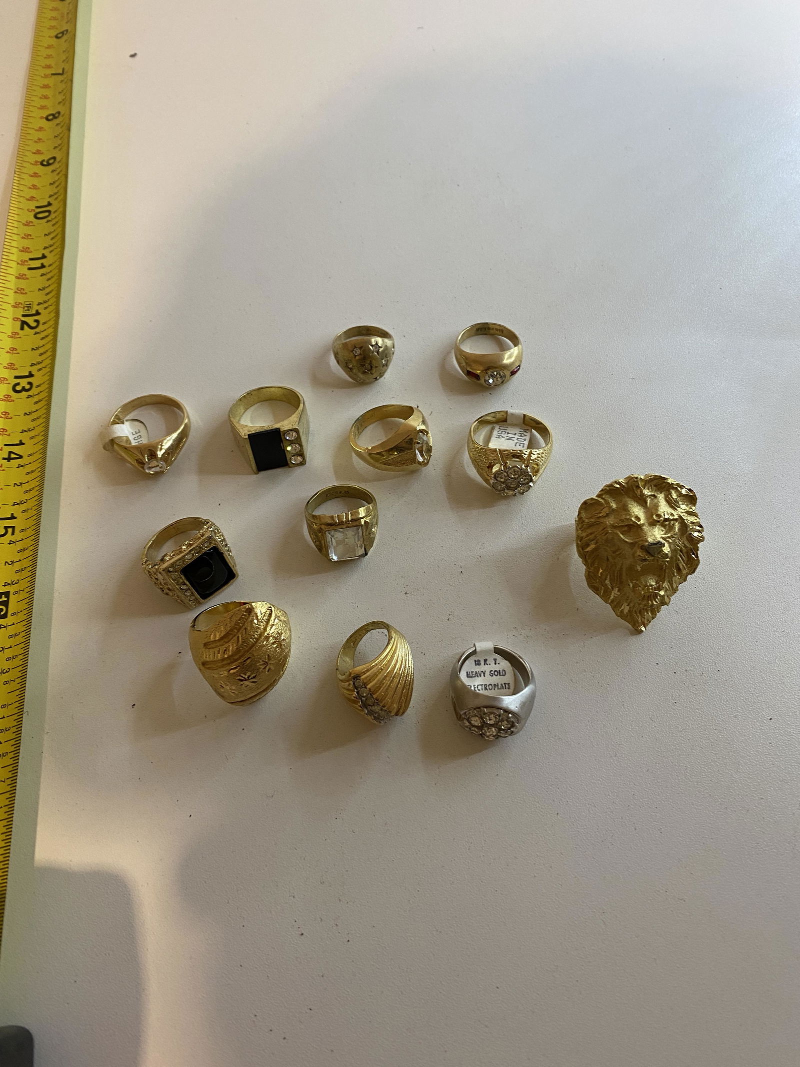 HIGH GRADE LOT OF (12) GOLD/SILVER RINGS: HIGH GRADE LOT OF (12) GOLD/SILVER RINGS. A GREAT FIND AND AN EXCELLENT ADDITION TO YOUR COLLECTION.