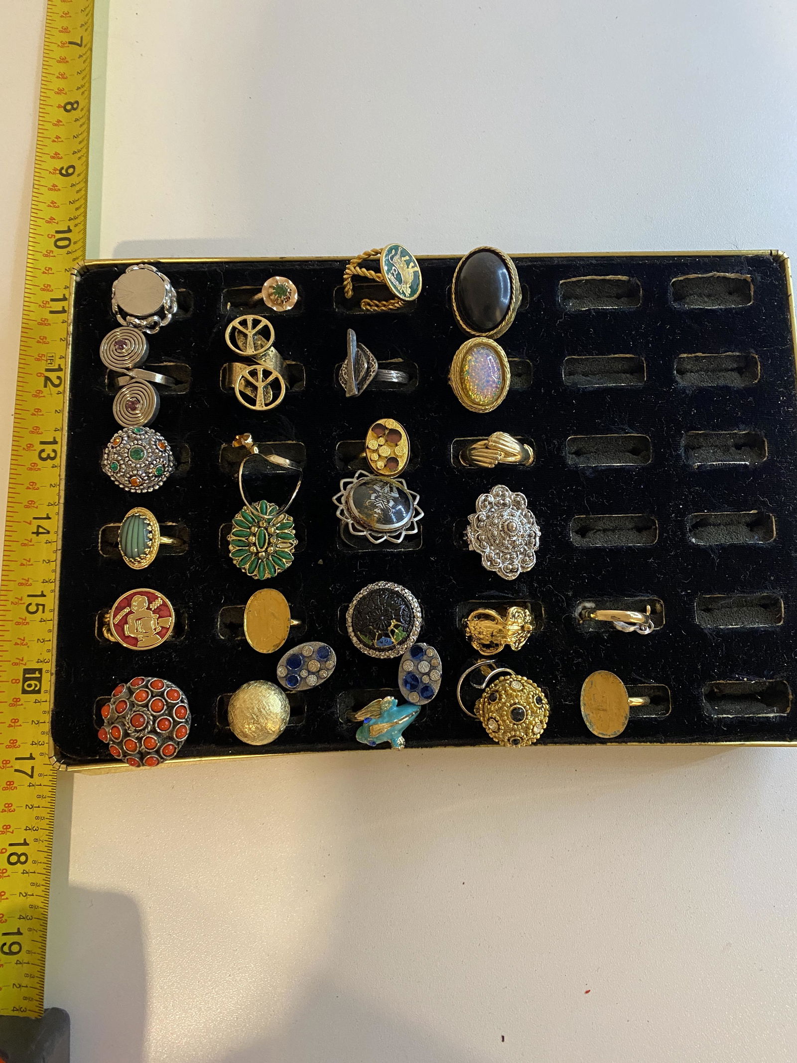 LOT OF (26) HIGH GRADE LOT OF GOLD/SILVER RINGS: LOT OF (26) HIGH GRADE LOT OF GOLD/SILVER RINGS. IN GOOD OVERALL SHAPE AND CONDITION WITH A BEAUTIFUL OVERALL PATINA. A GREAT FIND AND AN EXCELLENT ADDITION TO YOUR COLLECTION.